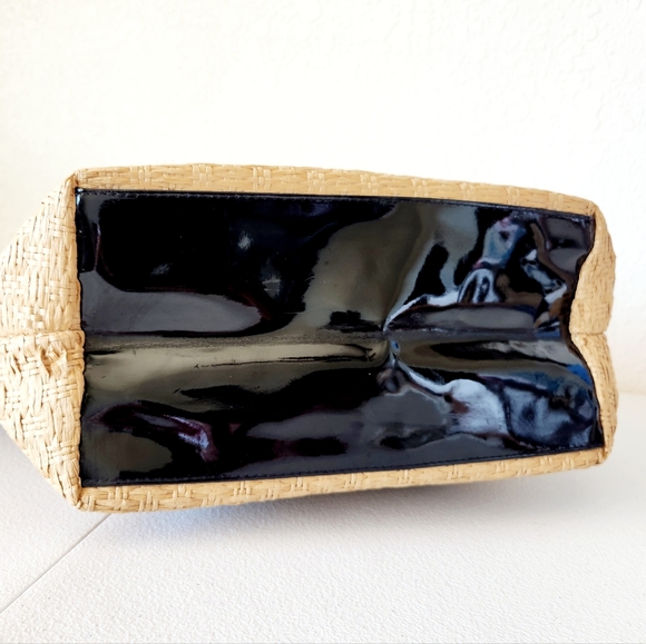 BBW Straw Beach Tote Crossbody - Picture 7 of 13